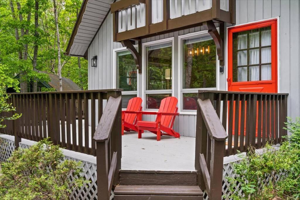 The Gingerbread House: 4 Bedroom Chalet, W/ Sunroom/Deck, Sleeps 12, Modern Amenities McGaheysville Exterior photo