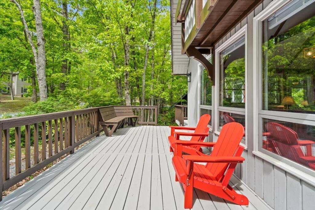 The Gingerbread House: 4 Bedroom Chalet, W/ Sunroom/Deck, Sleeps 12, Modern Amenities McGaheysville Exterior photo