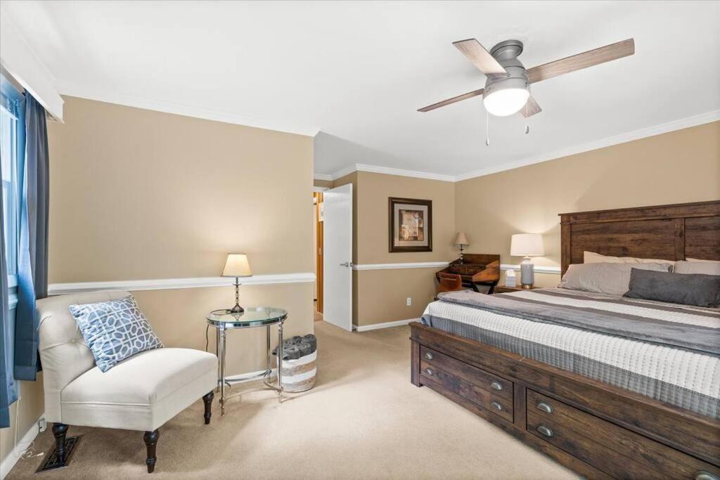 The Gingerbread House: 4 Bedroom Chalet, W/ Sunroom/Deck, Sleeps 12, Modern Amenities McGaheysville Exterior photo