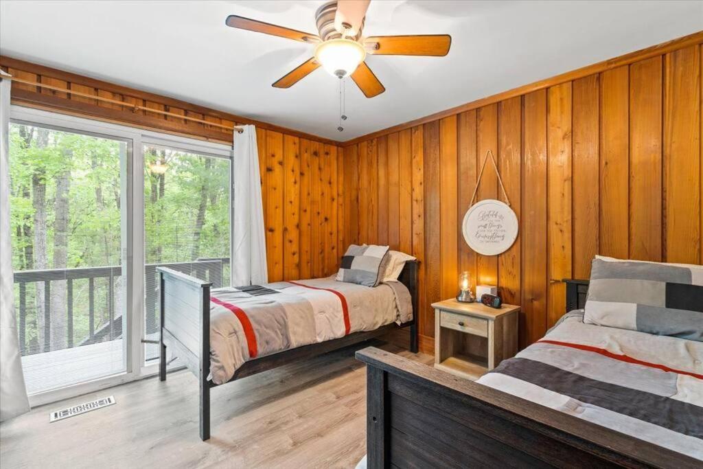 The Gingerbread House: 4 Bedroom Chalet, W/ Sunroom/Deck, Sleeps 12, Modern Amenities McGaheysville Exterior photo